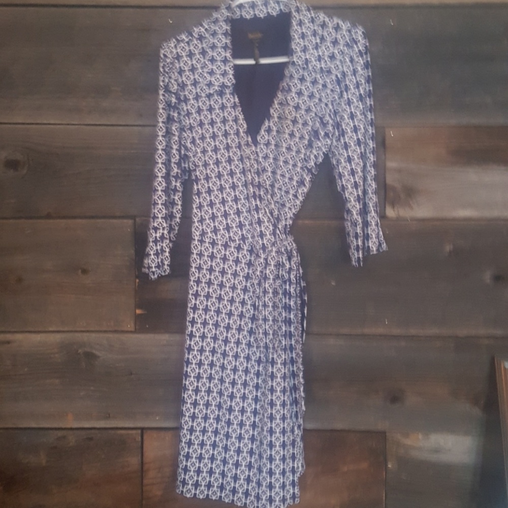 Laundry by Shelli Segal wrap dress